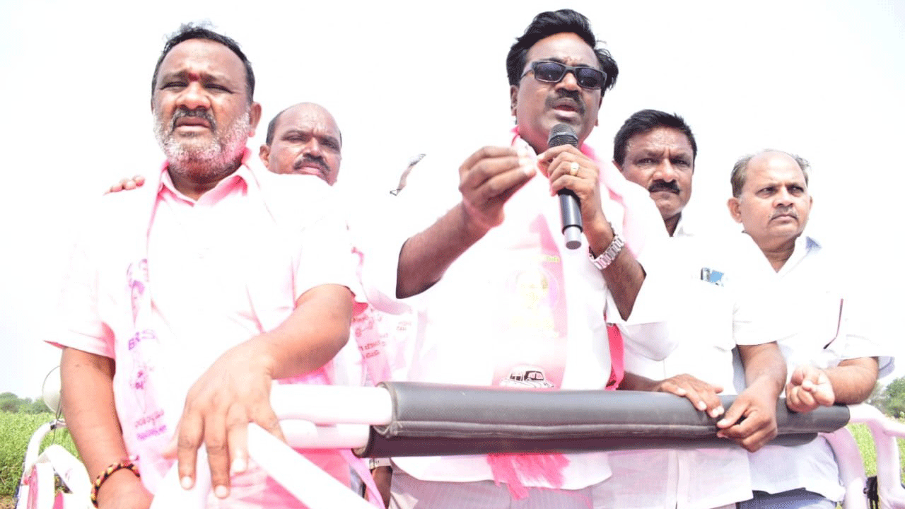 100 రోజుల్లోనే.. పంటలెండినయ్‌.. కారుచీకట్లు కమ్మినయ్‌