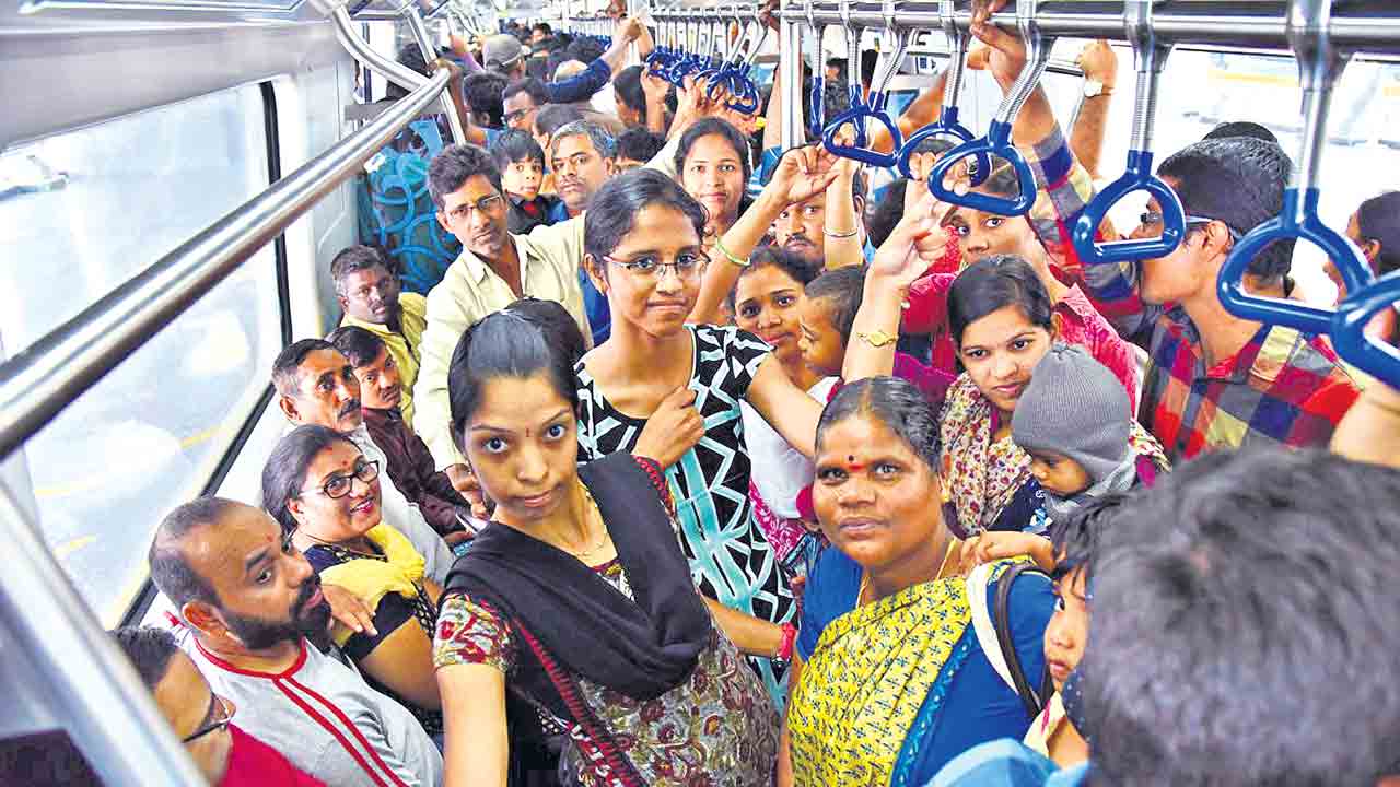 మెట్రో.. ఫుల్‌ రష్‌