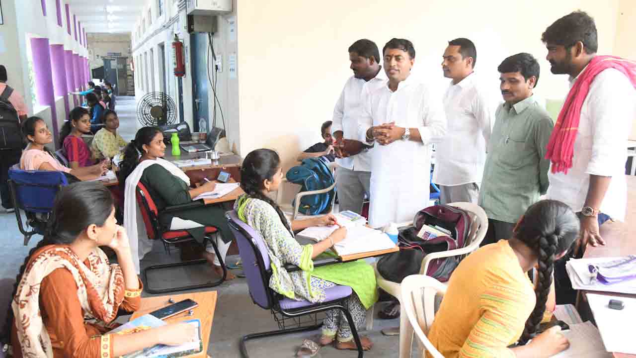 ప్రశ్నించే గొంతుకను గెలిపించండి