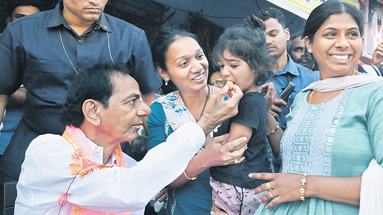 ప్రేమగా.. ఆప్యాయంగా..