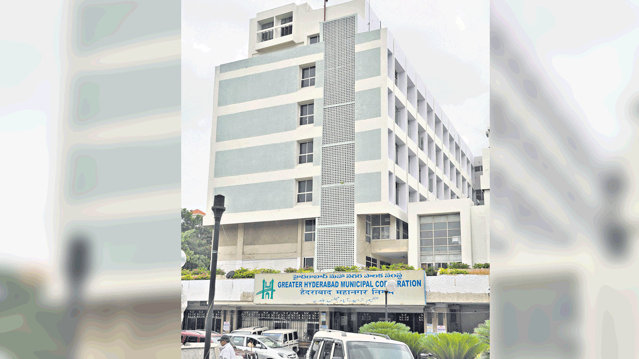 Lok Sabha Elections | ఎన్నికల విధులకు గైర్హాజరు.. 40మందిపై వేటు