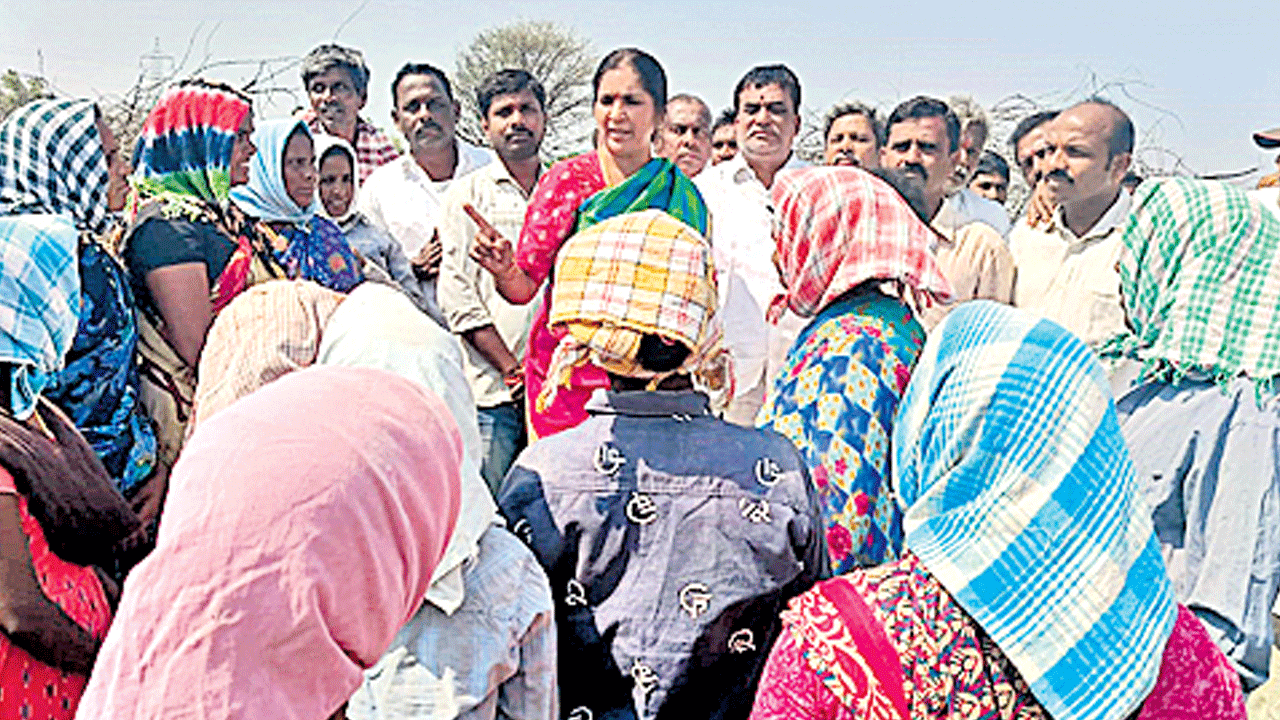 సాధ్యంకాని హామీలతో మోసం చేసిన కాంగ్రెస్‌