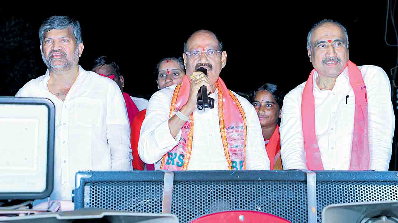 బాండ్‌ బాబులను ఓడించాలి