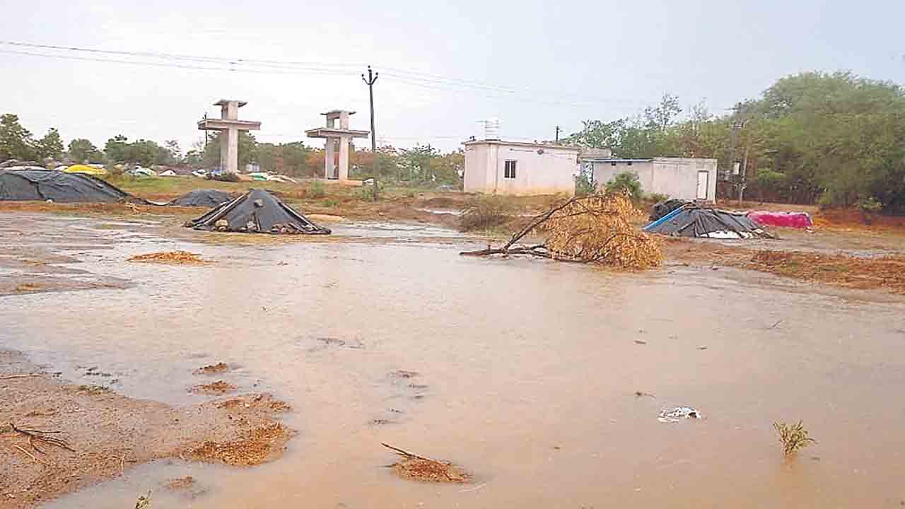 రైతుల బతుకులు ఆగం