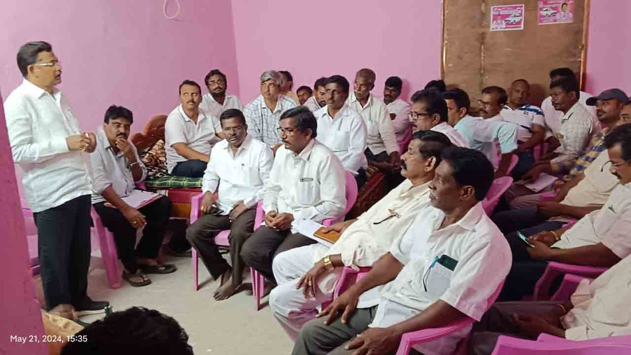 అవకాశవాది తీన్మార్‌ మల్లన్నను ఓడించాలి