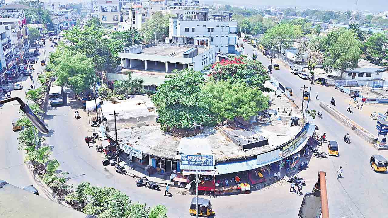 మళ్లీ దంచికొడుతున్న ఎండలు