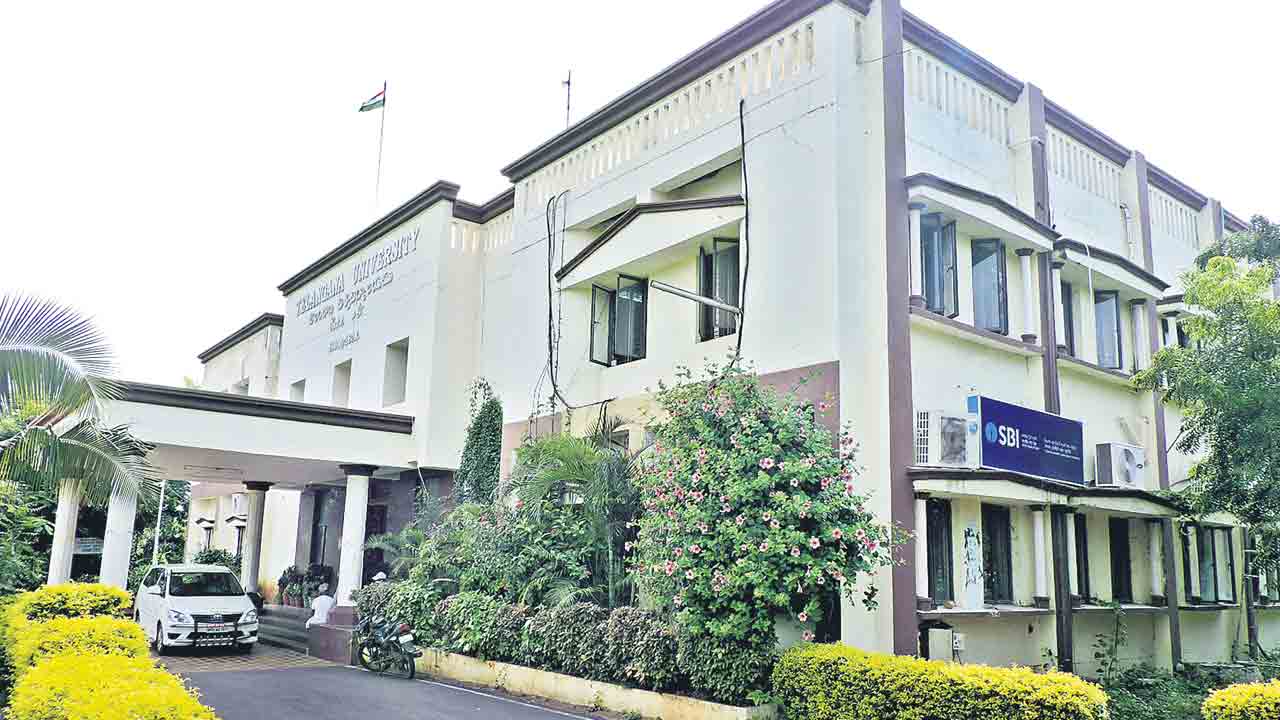 ఇన్‌చార్జీలే దిక్కు