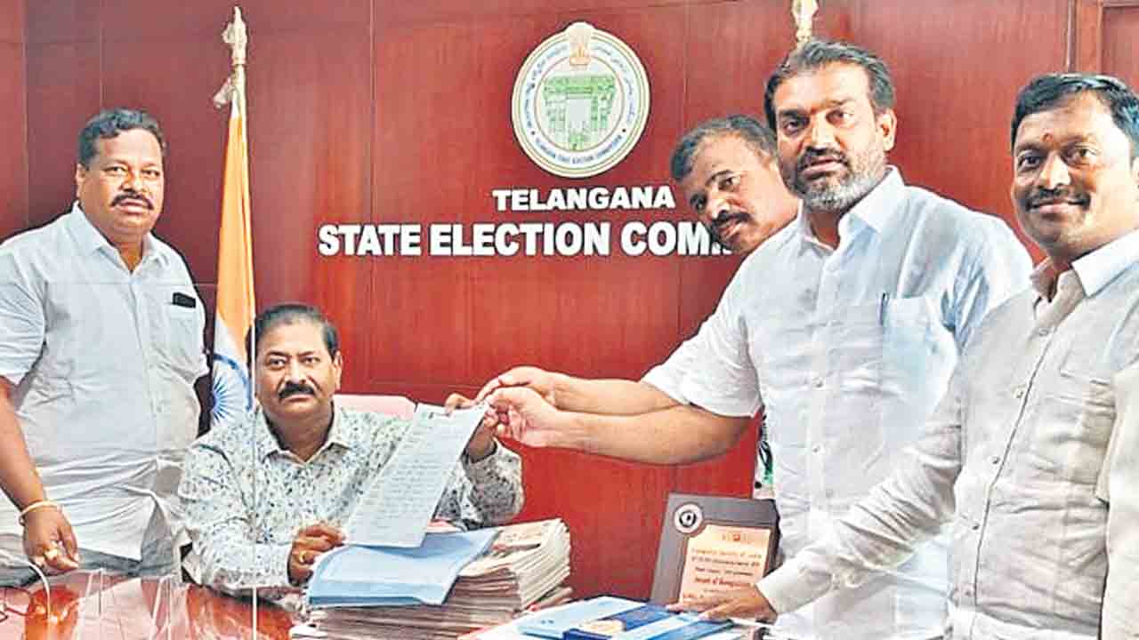 పెండింగ్‌ బిల్లులు ఇచ్చాకే ఎన్నికలు నిర్వహించండి