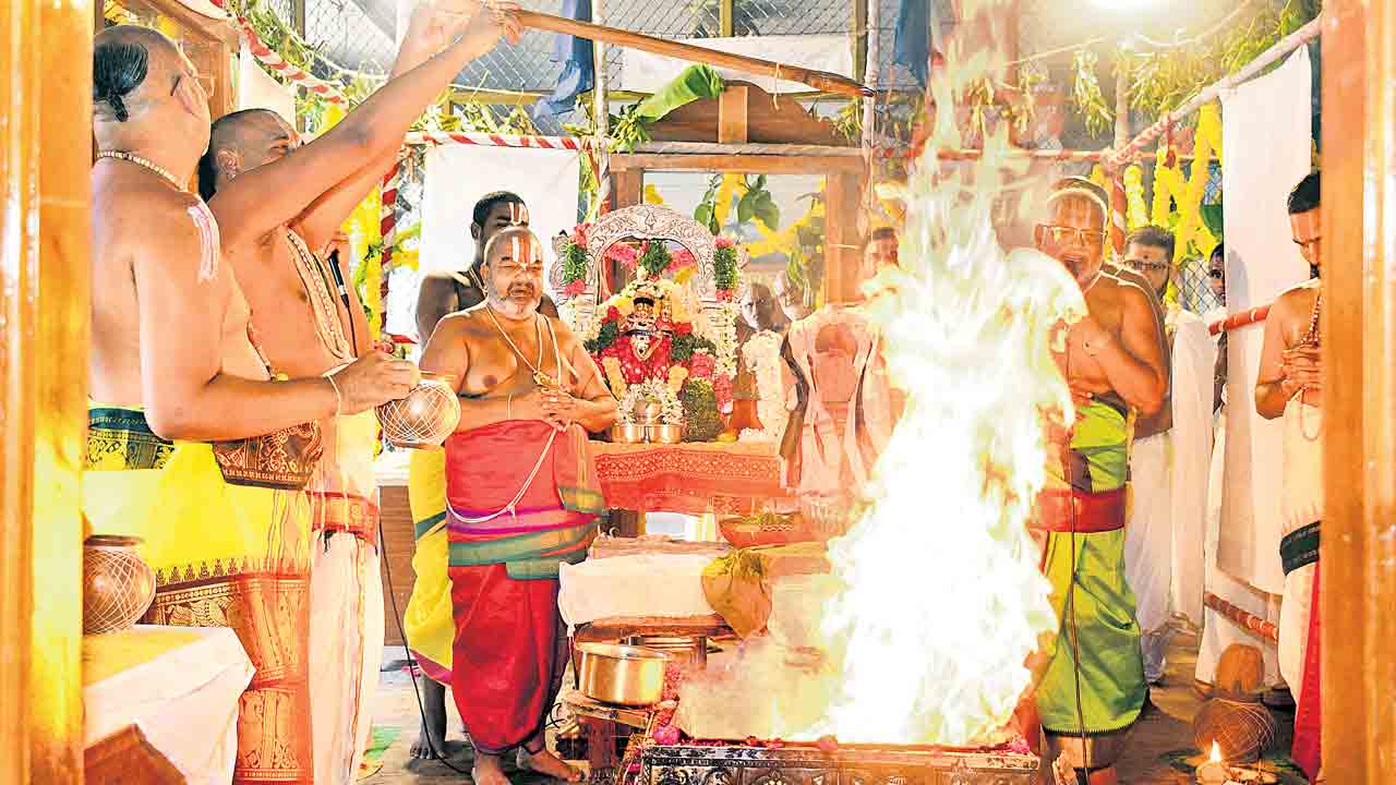 గుట్టలో ముగిసిన లక్ష్మీనరసింహుడి జయంత్యుత్సవాలు