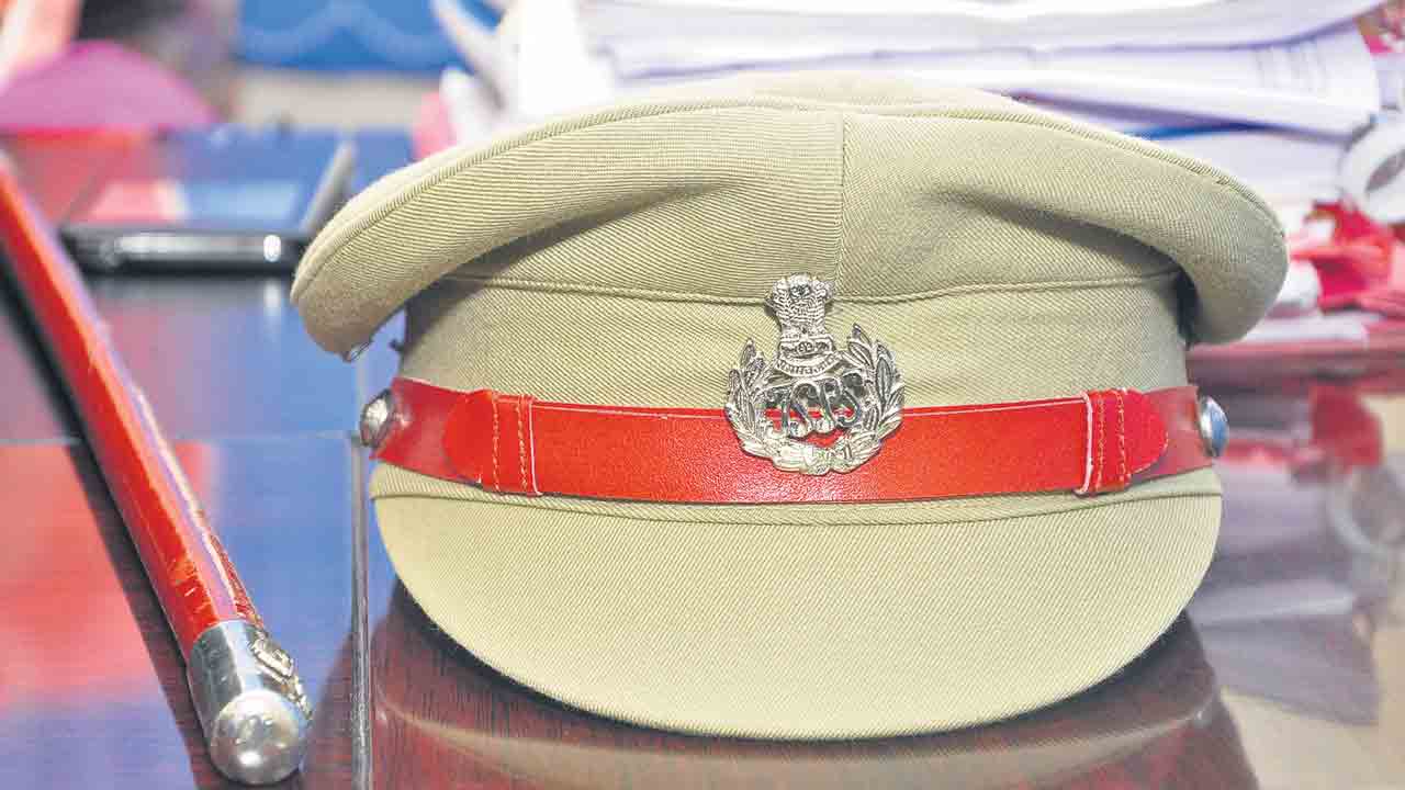 బీఆర్‌ఎస్‌ నేతలపైనే ఉల్టా కేసులు