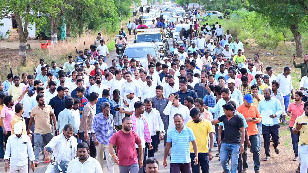 ఉలిక్కిపడ్డ లక్ష్మీపల్లి