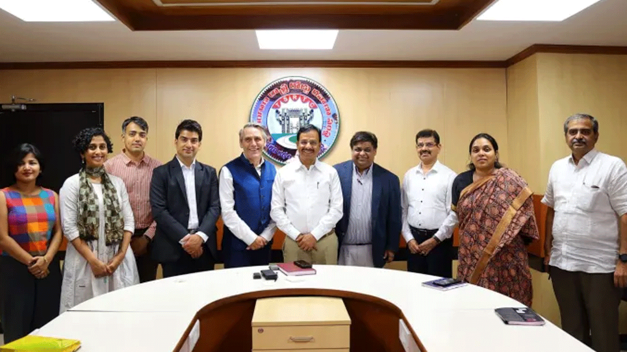 సజ్జనార్‌తో బ్రిటిష్‌ డిప్యూటీ హైకమిషనర్‌ భేటీ