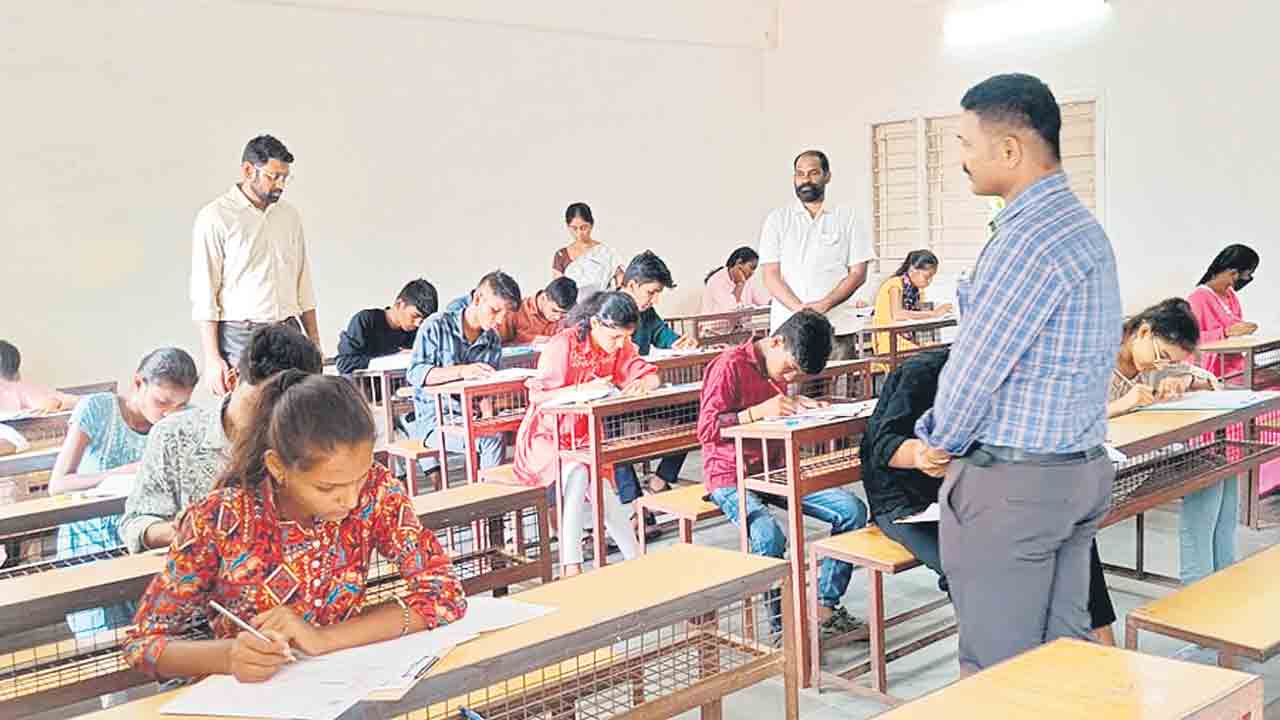 ప్రశాంతంగా పాలిసెట్‌