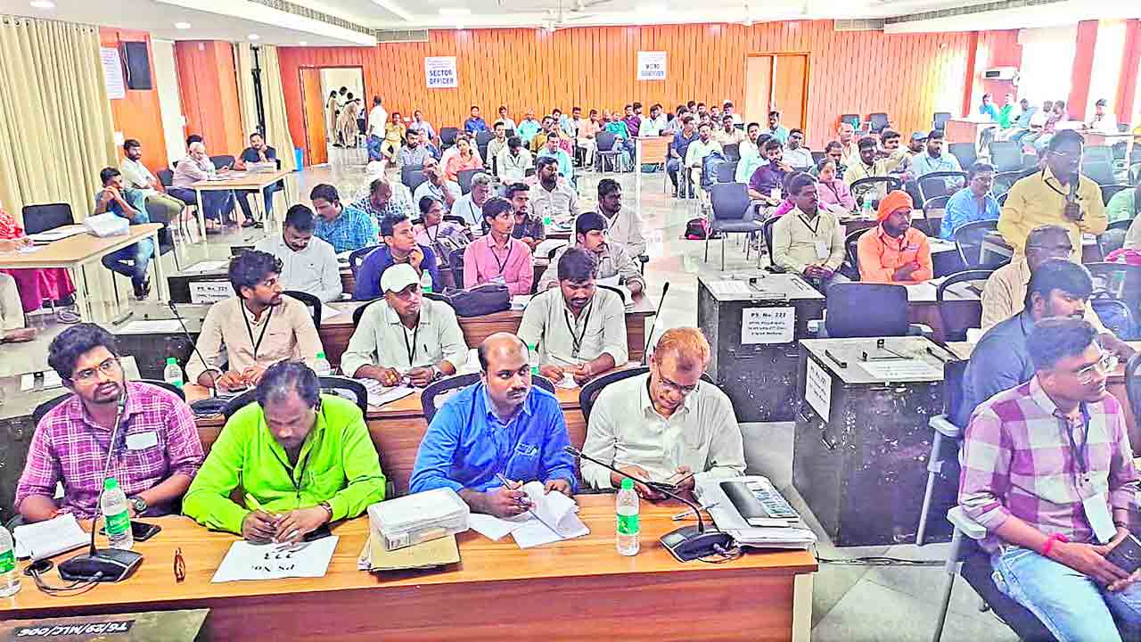 పోలింగ్‌కు సర్వం సిద్ధం