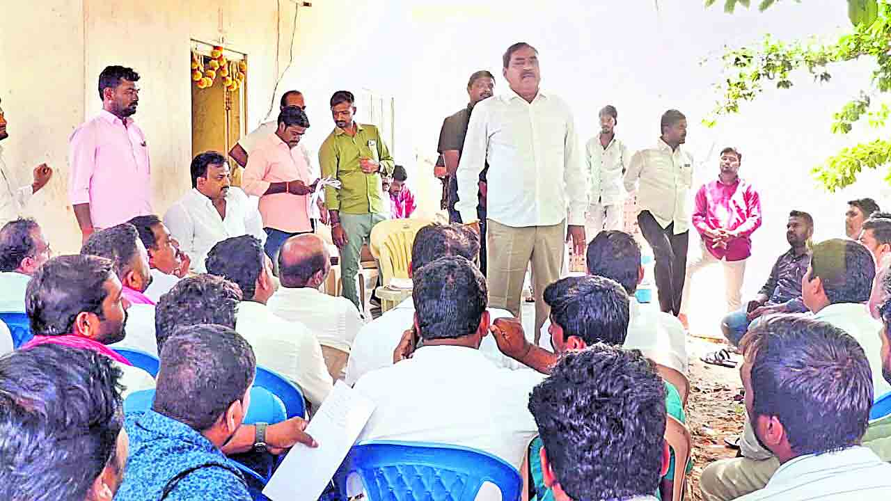 రాకేశ్‌రెడ్డిని భారీ మెజారిటీతో గెలిపించాలి