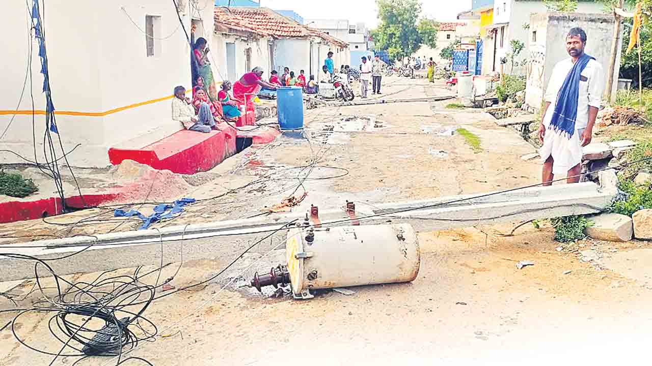 ఉమ్మడి జిల్లాలో గాలి దుమారం