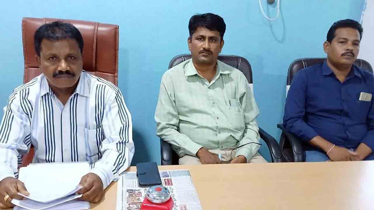 జిల్లాలో సీజన్‌కు సిద్ధంగా విత్తనాలు