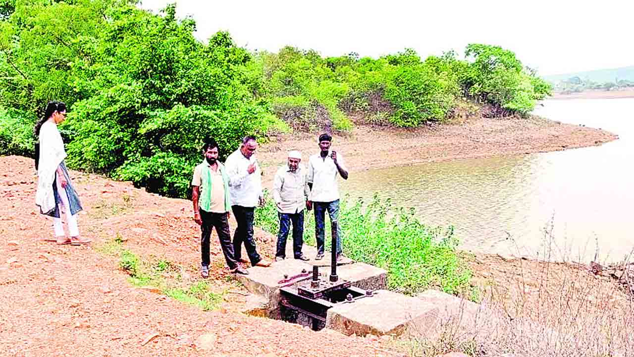 తూము షటర్లు ఎత్తకుండా నిఘా ఏర్పాటు చేస్తాం