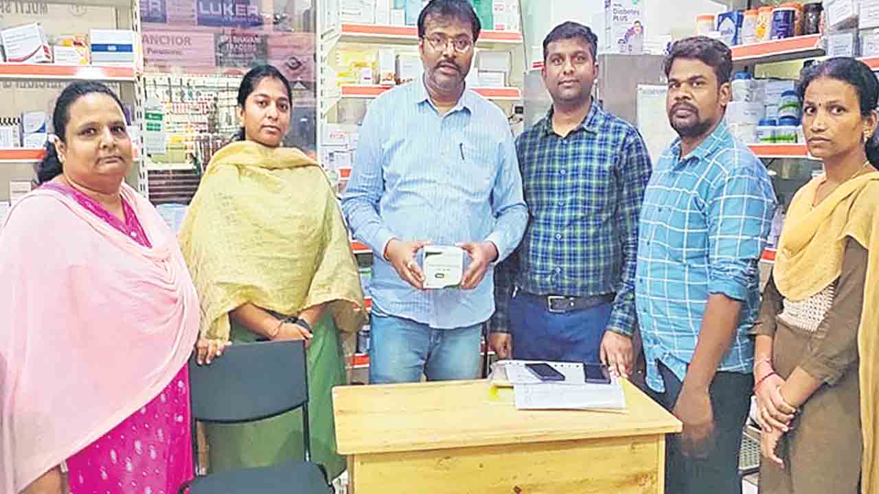 అర్హత లేకున్నా..