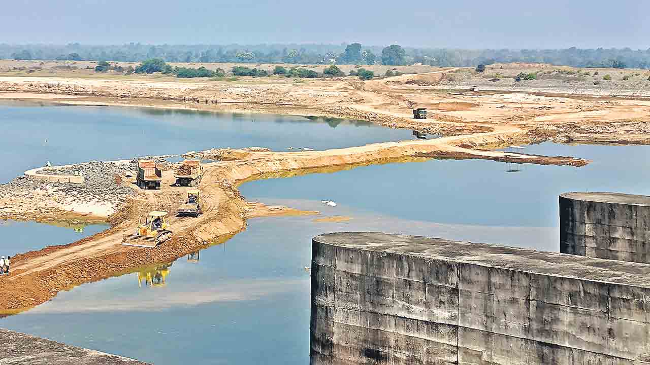 మేడిగడ్డ బరాజ్లో మరమ్మతులు
