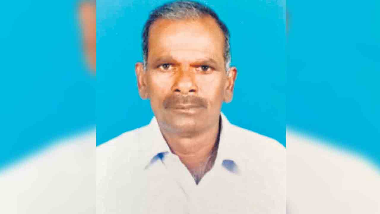 వడ్ల కుప్పపైనే కుప్పకూలిన రైతు