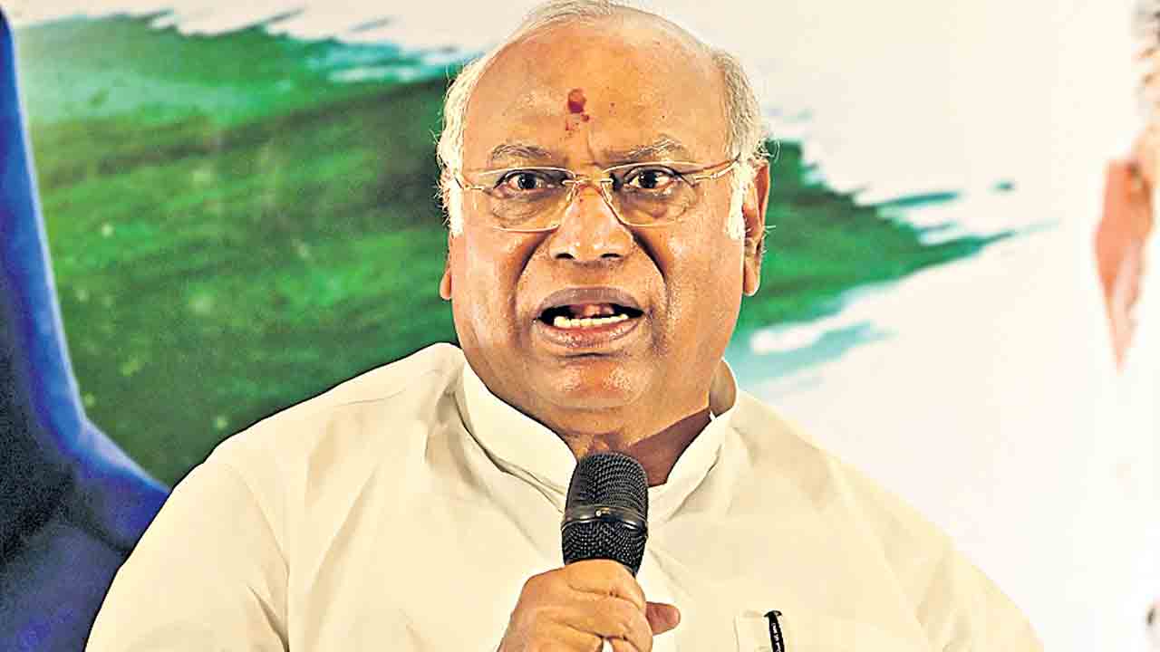 హైదరాబాద్‌ రెండో రాజధాని అయితే సంతోషమే