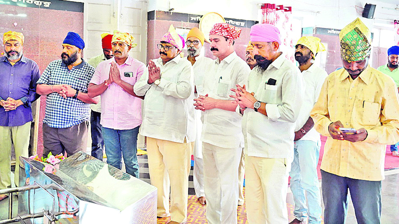 గురుద్వారలో సుధీర్‌కుమార్‌ ప్రత్యేక ప్రార్థనలు
