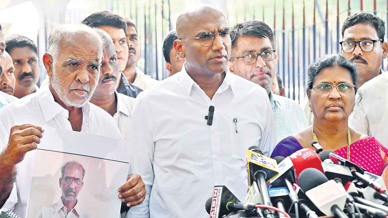 శ్రీధర్‌రెడ్డి హత్యపై సిట్‌ వేయాలి