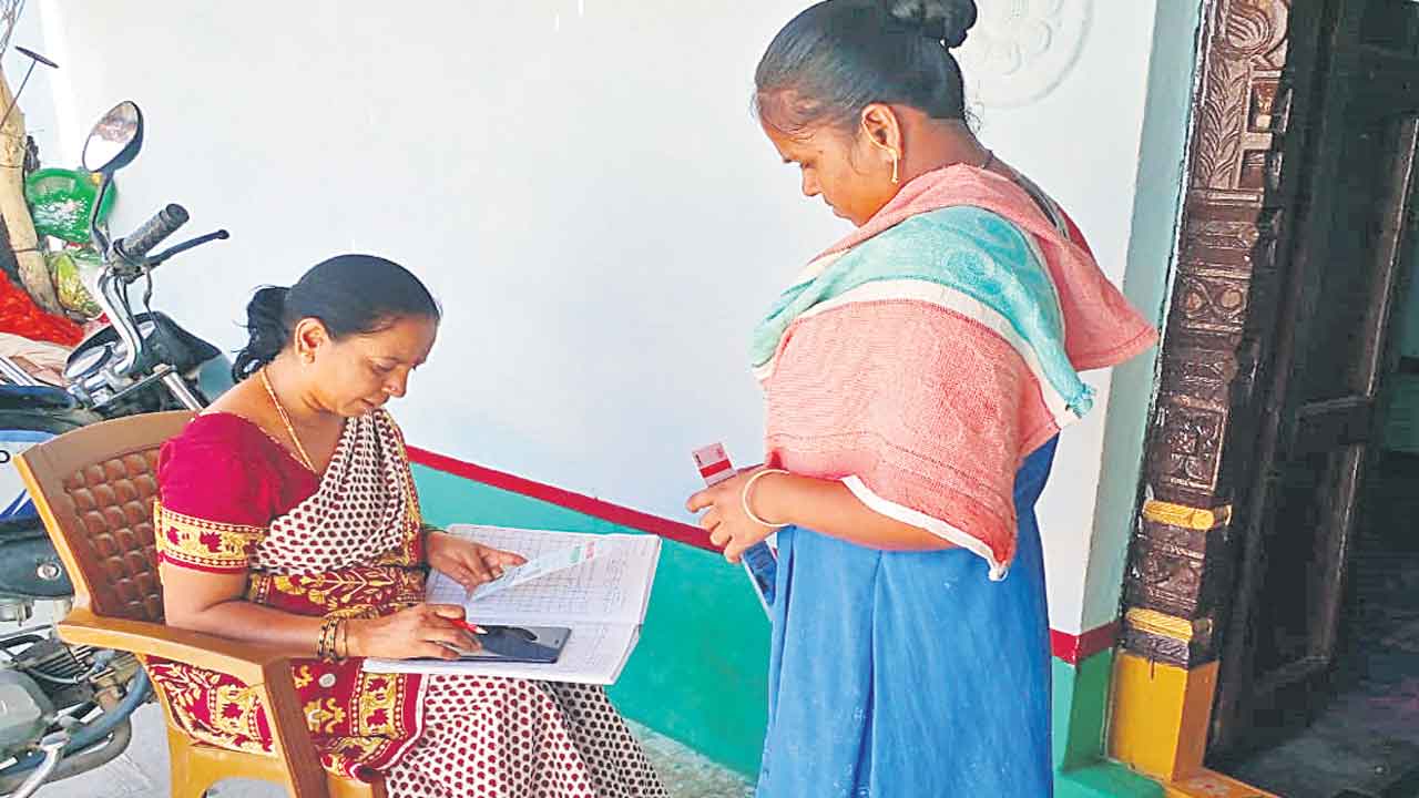 అంగన్వాడీ టీచర్ల ఇంటింటి సర్వే