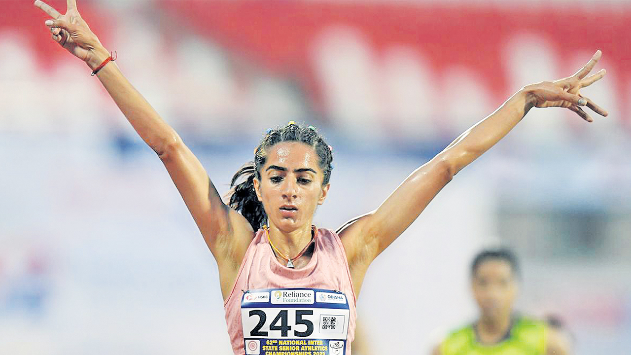 దీక్ష సరికొత్త రికార్డు