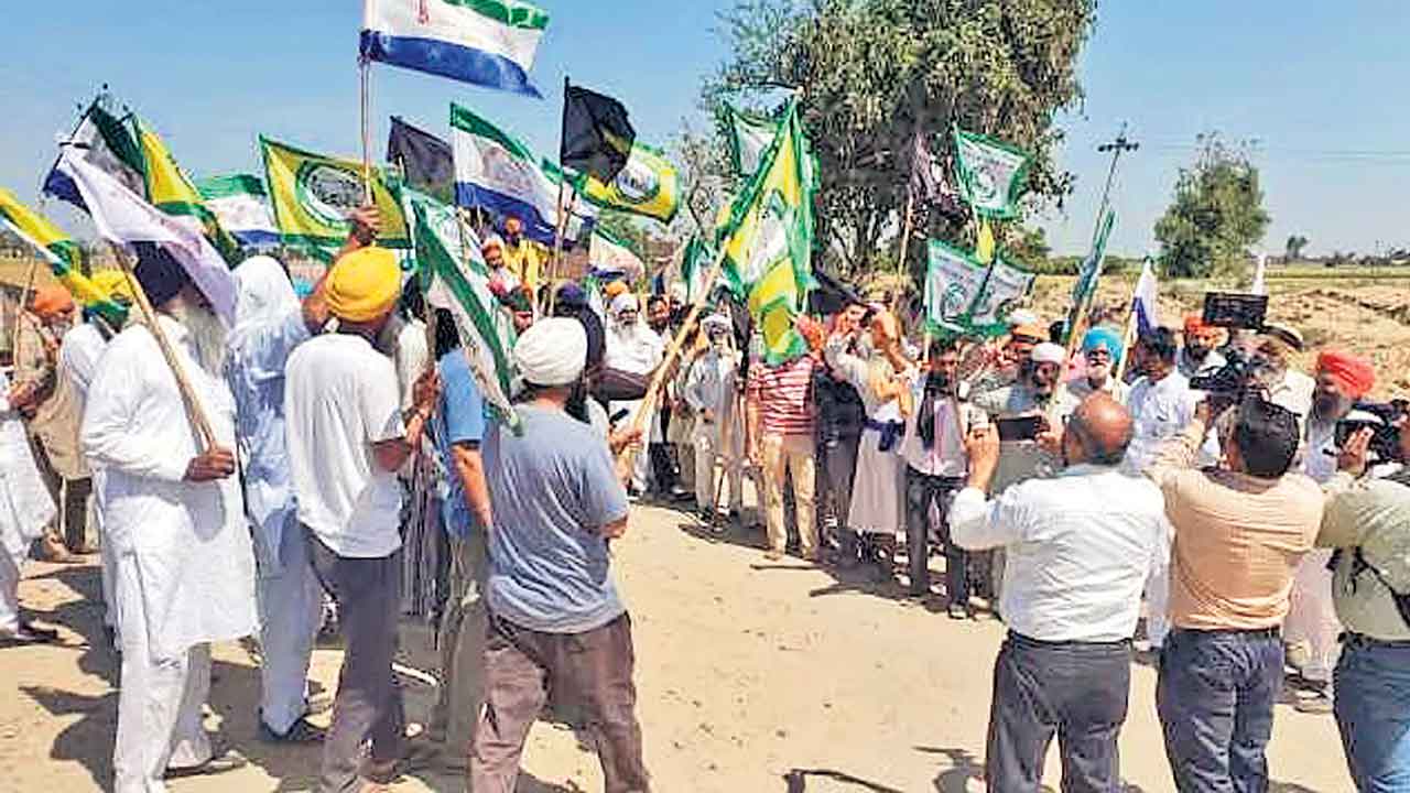 బీజేపీ అభ్యర్థులకు రైతుల సెగ