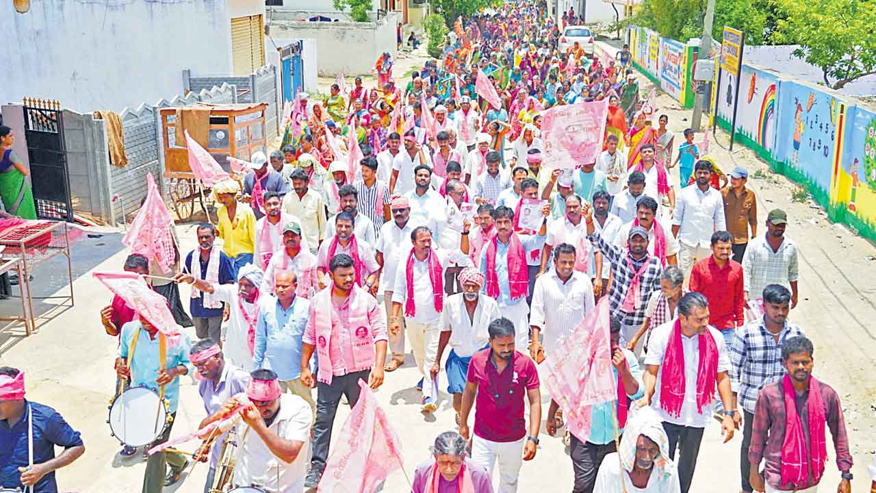 హోరాహోరి..హ్యట్రిక్ పై గురి..