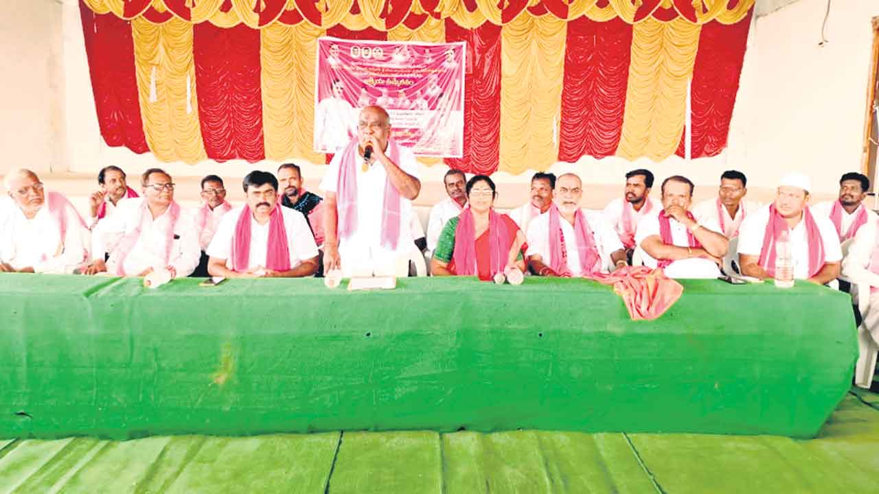 కేసీఆర్‌ గర్జన వల్లే..రైతుబంధు పడింది..