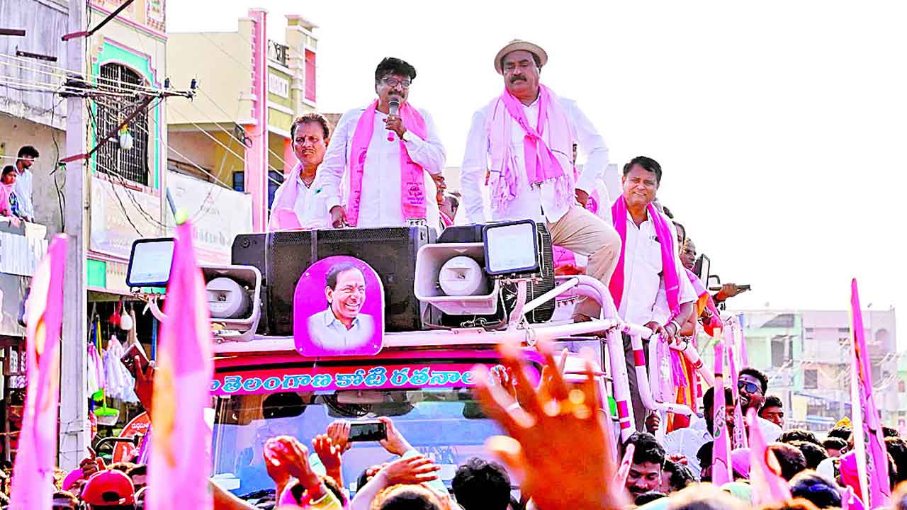 తెలంగాణ గొంతుక బీఆర్‌ఎస్‌కు పట్టంకట్టండి