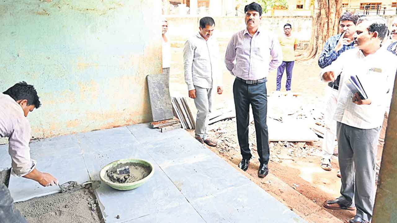 మౌలిక వసతుల కల్పనను వేగవంతం చేయాలి