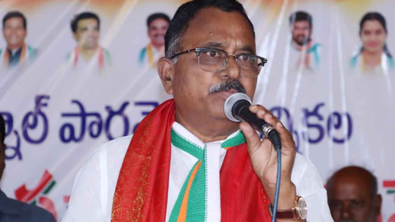 రేవంత్‌పై ఆరోపణలు చేస్తే బీజేపీ ఆఫీస్‌ ముట్టడి