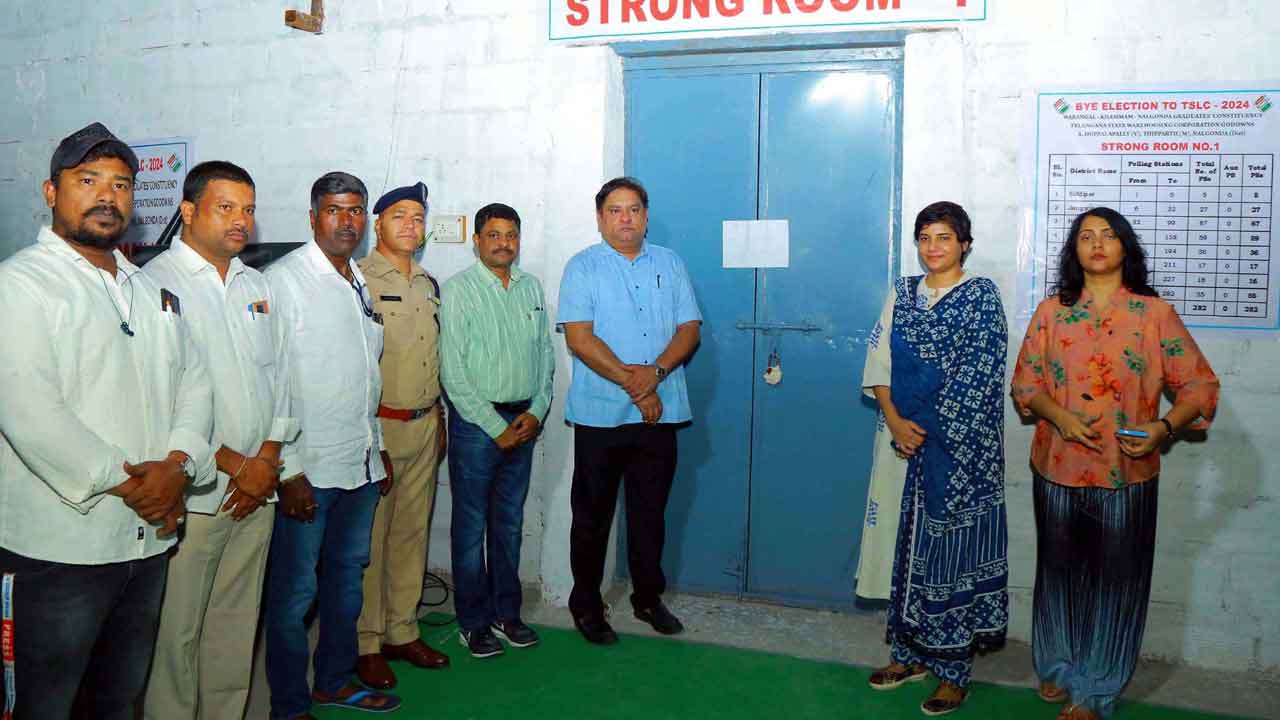 స్ట్రాంగ్‌ రూమ్స్‌కు బ్యాలెట్‌ బాక్స్‌లు