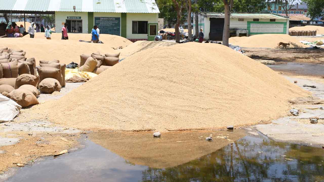 అన్నదాతను ముంచిన సర్కారు నిర్లక్ష్యం