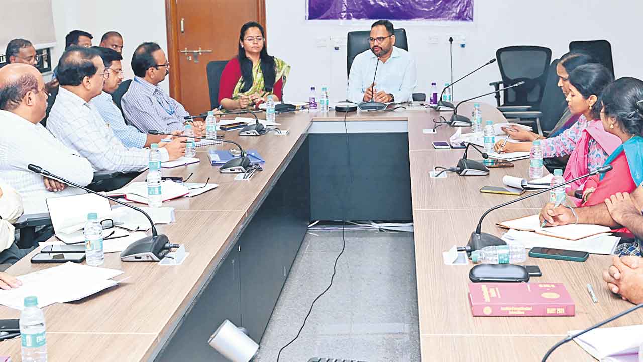 గ్రూప్‌-1ను పకడ్బందీగా నిర్వహించాలి