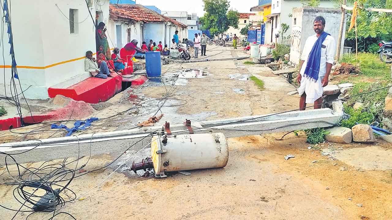14 మందిని బలిగొన్న గాలివాన