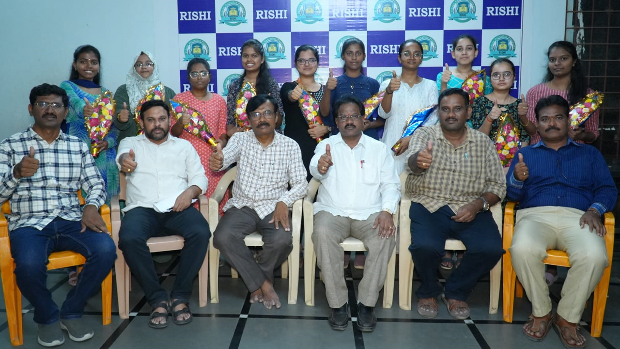 టాప్‌ ర్యాంకుల్లో రిషి విద్యార్థులు