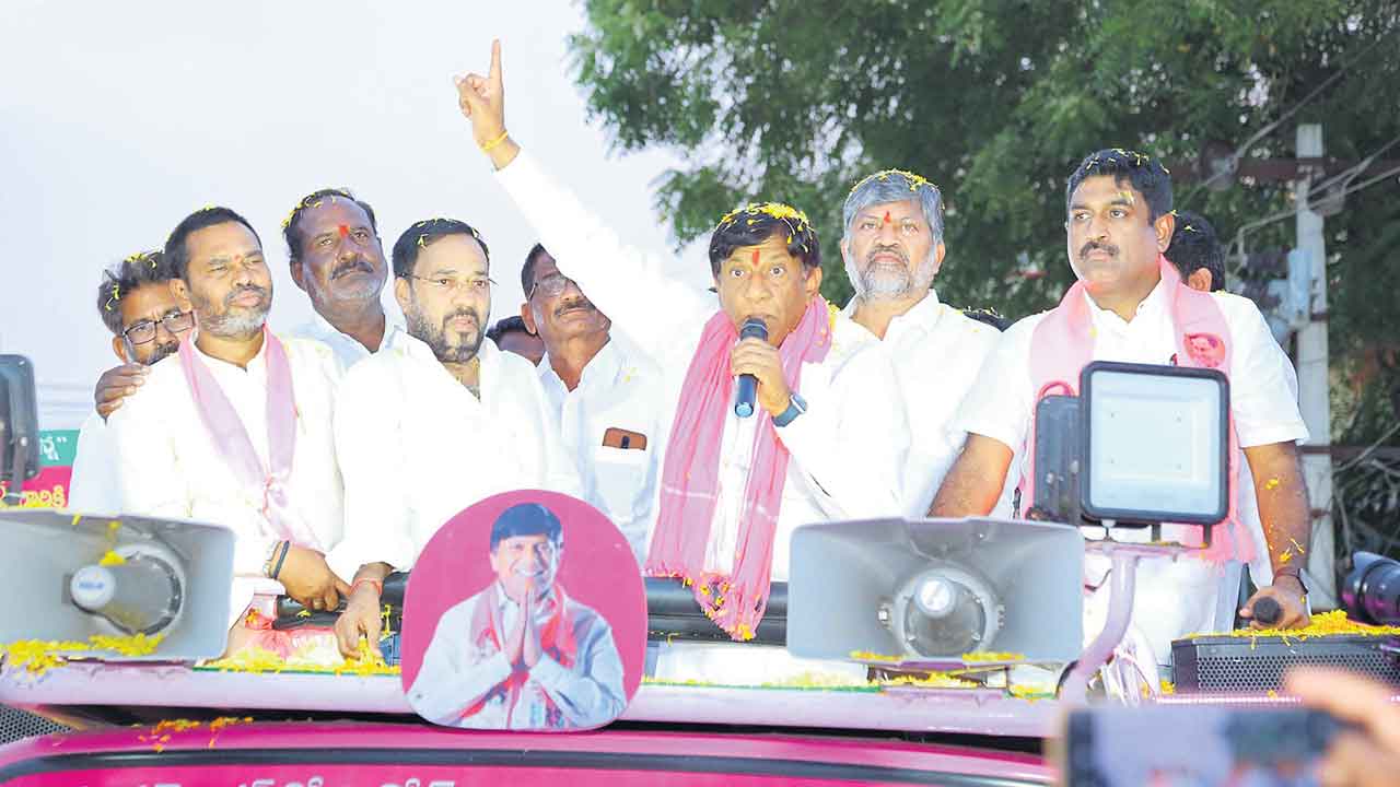 పేదల దేవుడు రాజన్నపై మోడీ చిన్నచూపెందుకు?