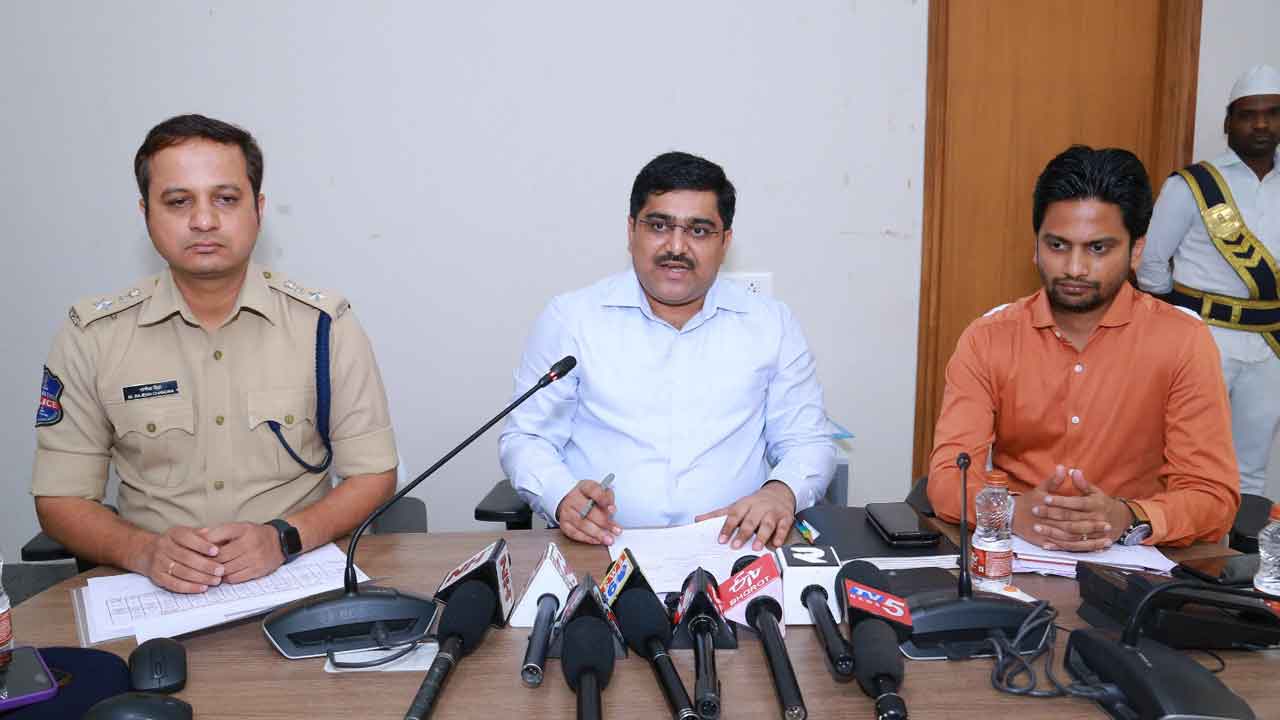 ప్రతిఒక్కరూ ఓటు హక్కు వినియోగించుకోవాలి