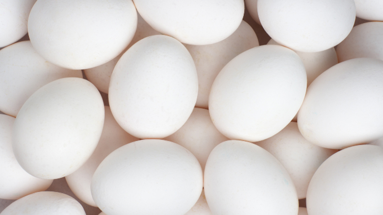 Egg price | కోడిగుడ్డు @ 7.. డిమాండ్‌కు తగ్గ సరఫరాలేకనే ధరలు పైపైకి