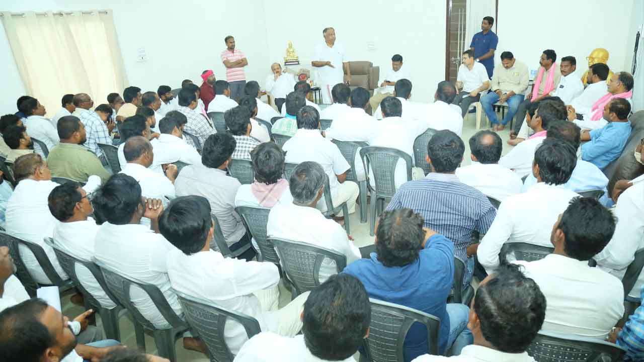 నామాను గెలిపించి కేసీఆర్కు బహుమతిగా ఇద్దాం ..