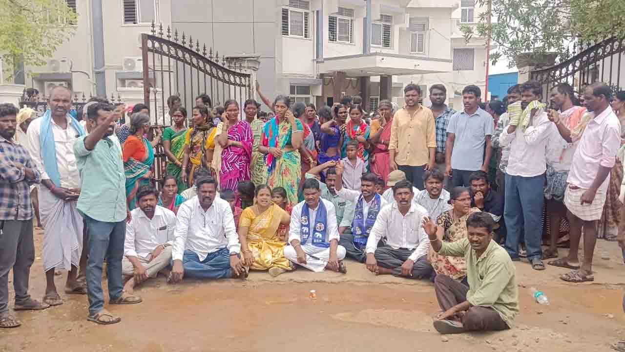 పరారీలో ఇద్దరు నిందితులు?