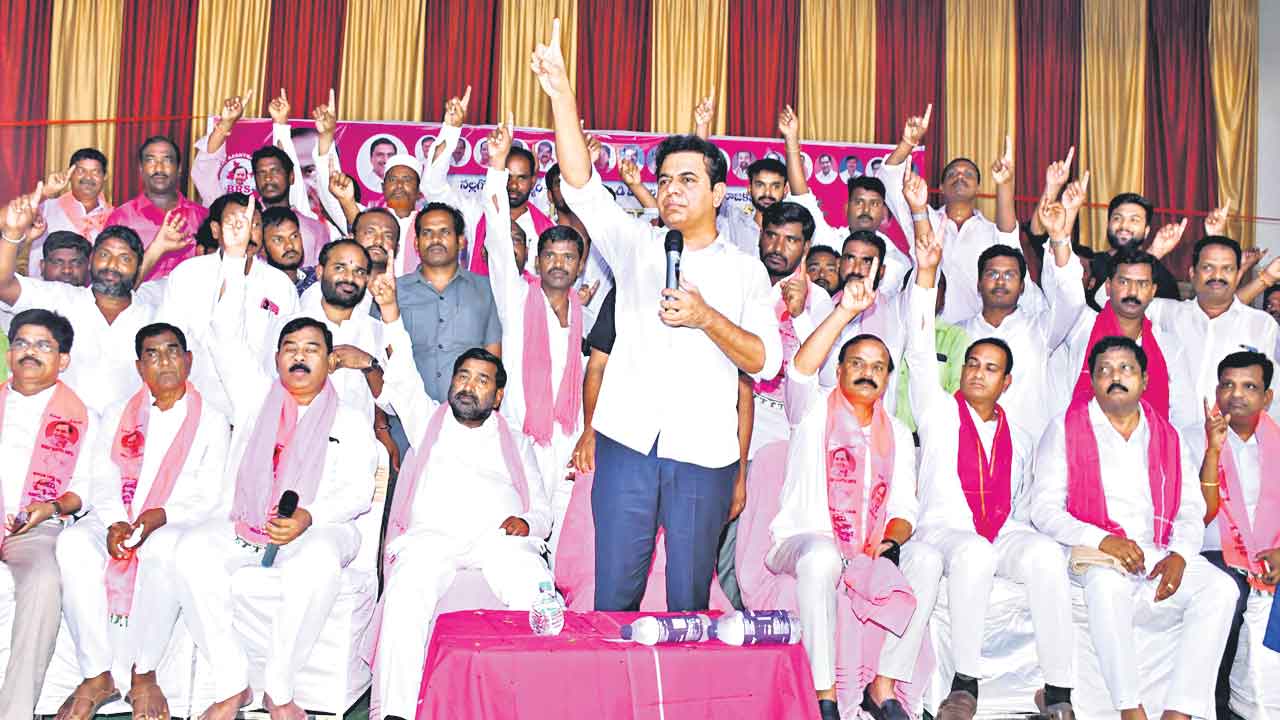 KTR | తులం ఇనుమూ ఇవ్వరు.. ఆడబిడ్డలకు లక్షన్నర తులాల బంగారం బాకీ : కేటీఆర్‌