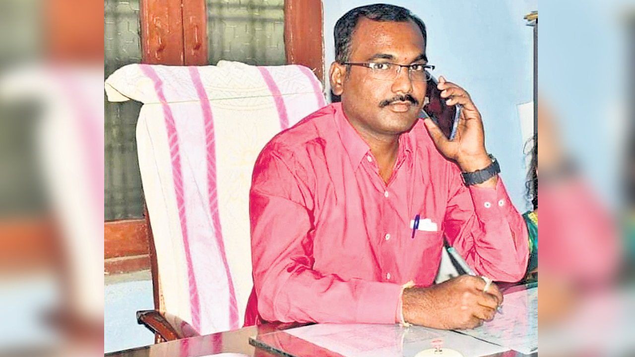 ఎన్నికల విధుల్లో ప్రిన్సిపాల్‌ మృతి