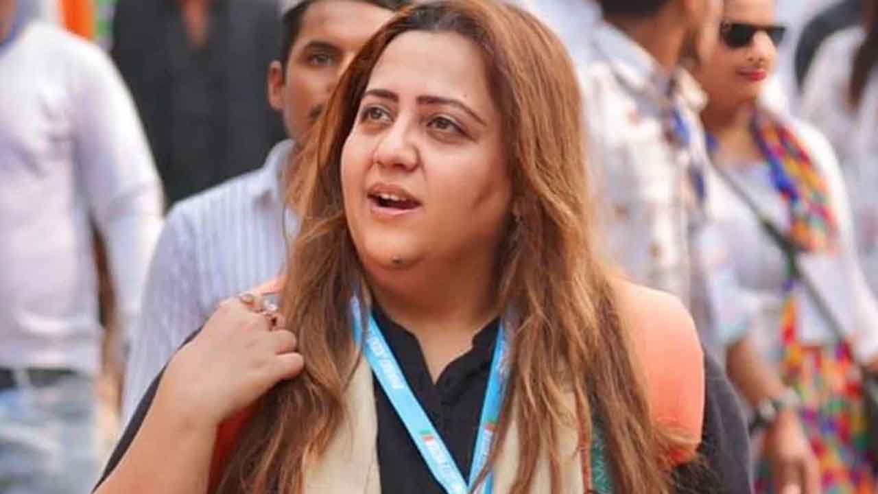 కాంగ్రెస్‌కు రాధిక ఖేరా రాజీనామా