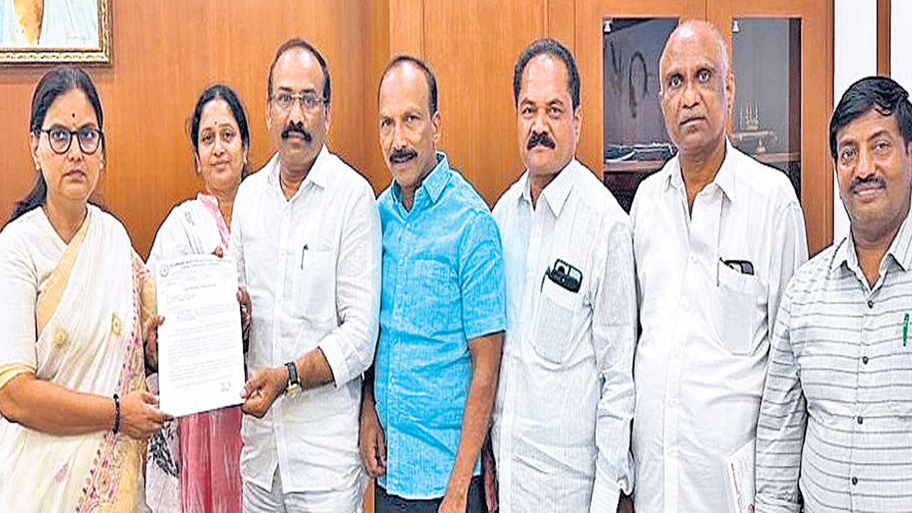 ‘పెండింగ్‌ డీఏలను మంజూరుచేయండి’